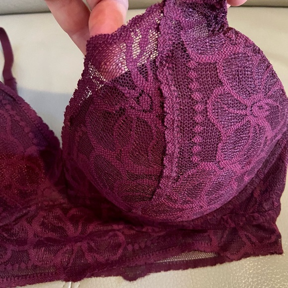 VICTORIA’S SECRET PINK BURGUNDY LACE BRALETTE — Size SMALL - Picture 15 of 16